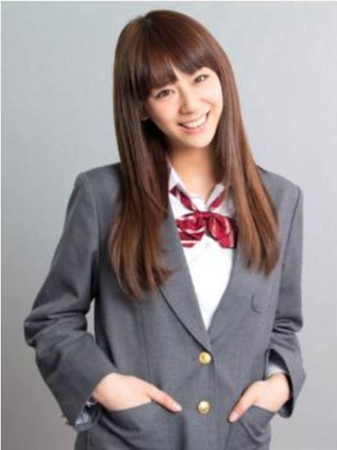 人気モデル西内まりやさんが進研ゼミ高校講座の「新しい学習スタイル