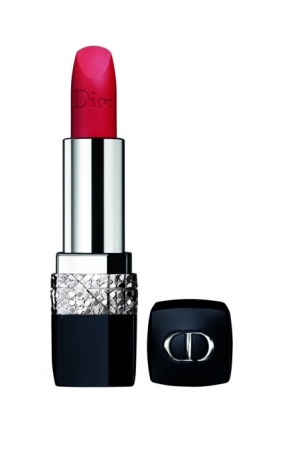 ディオールからロックなクチュールケースに収められたルージュ