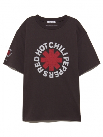 SNIDEL』と『Red Hot Chili Peppers』の初のフィーチャリング