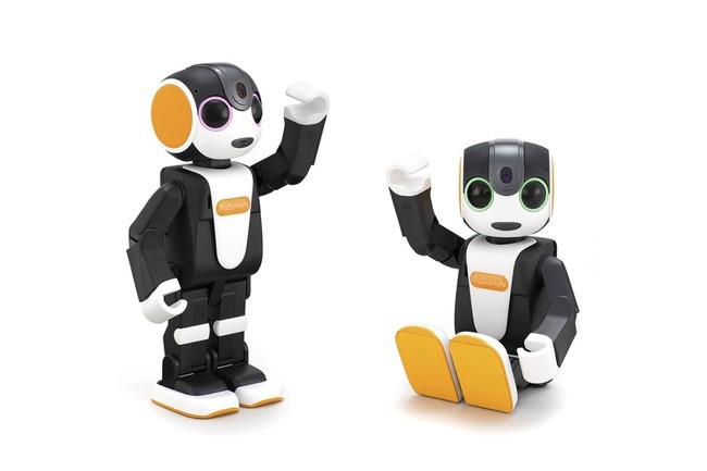 シャープのモバイル型ロボット『RoBoHoN(ロボホン)』の新製品3機種に