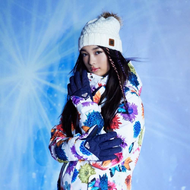 ROXY × M/mika ninagawaスノーウェアで2度目のコラボレーション