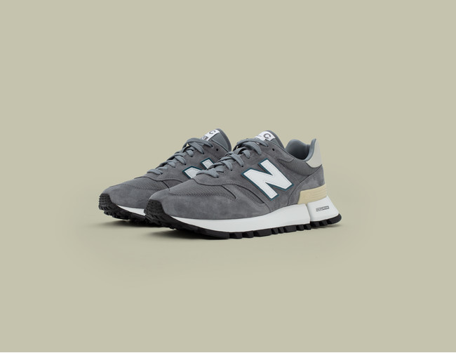 ニューバランス「1300」に最新ソールを融合させたハイブリッドモデル