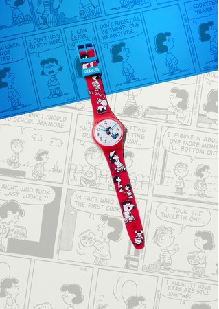 仲間たちが勢揃い：SWATCH X PEANUTS COLLECTION | スウォッチグループ