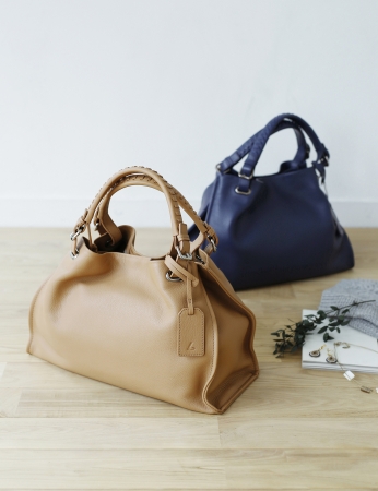 土屋鞄】ウィメンズ人気シリーズに、毎日の着こなしに寄り添う新定番