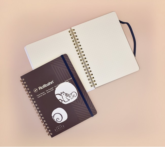 クルミッ子”や“リスくん“が描かれた「ロルバーン ポケット付メモ L」7