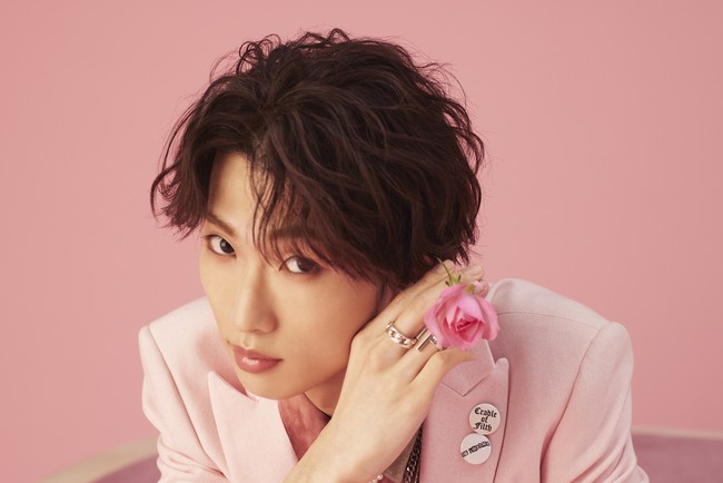 俳優・滝澤諒が24歳の誕生日に1st写真集を発売！ 過去から現在を表現