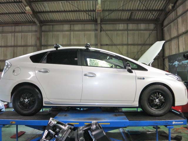 ZVW35 プリウスPHV スペジールリフトアップキット取り付け 四輪