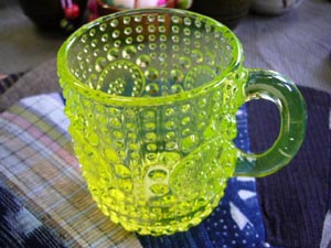 ウランガラス カップ | アンティークショップ・リバース