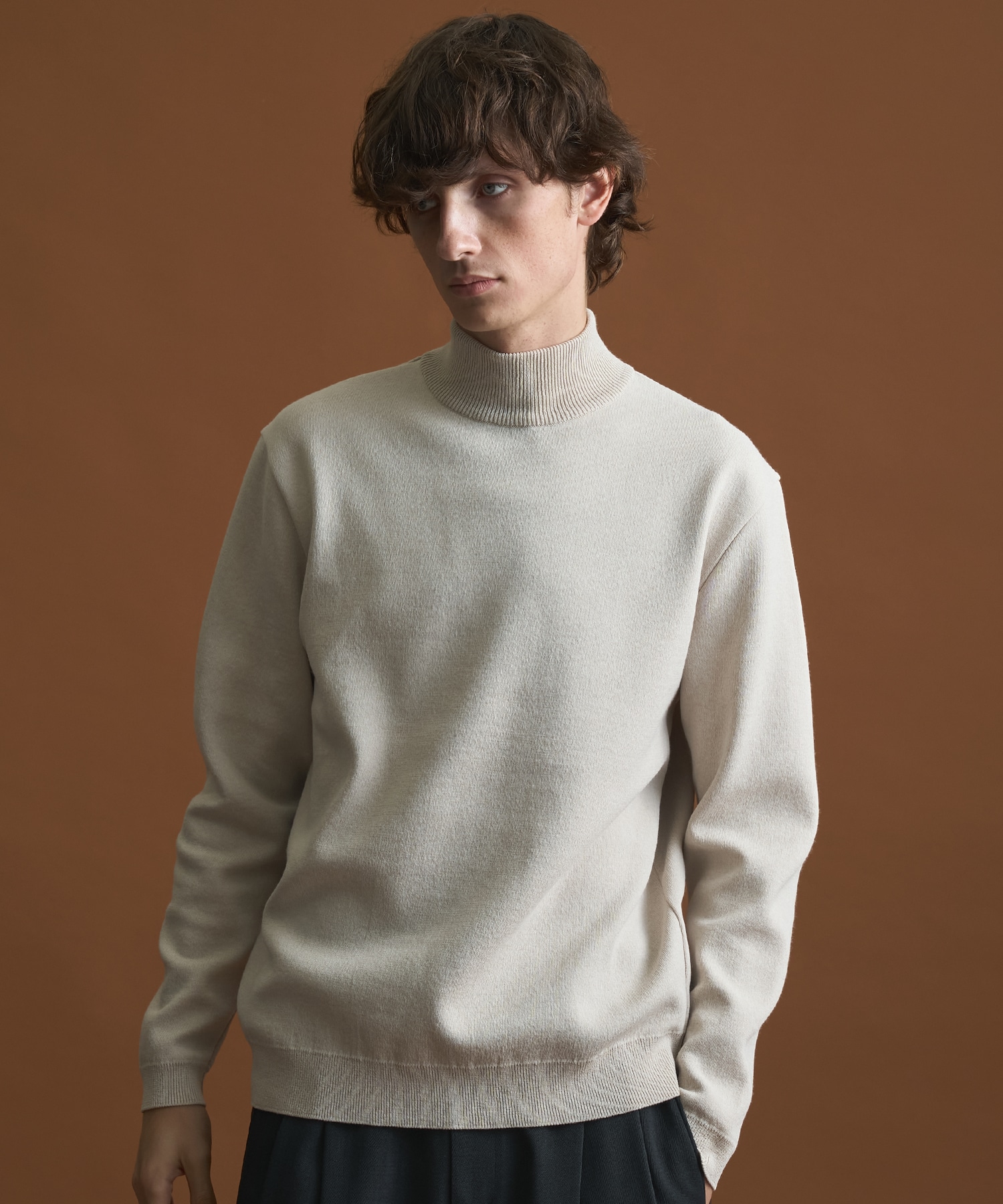 一部店舗限定〕バウンドウールライトハイネックニット(1 WHITE