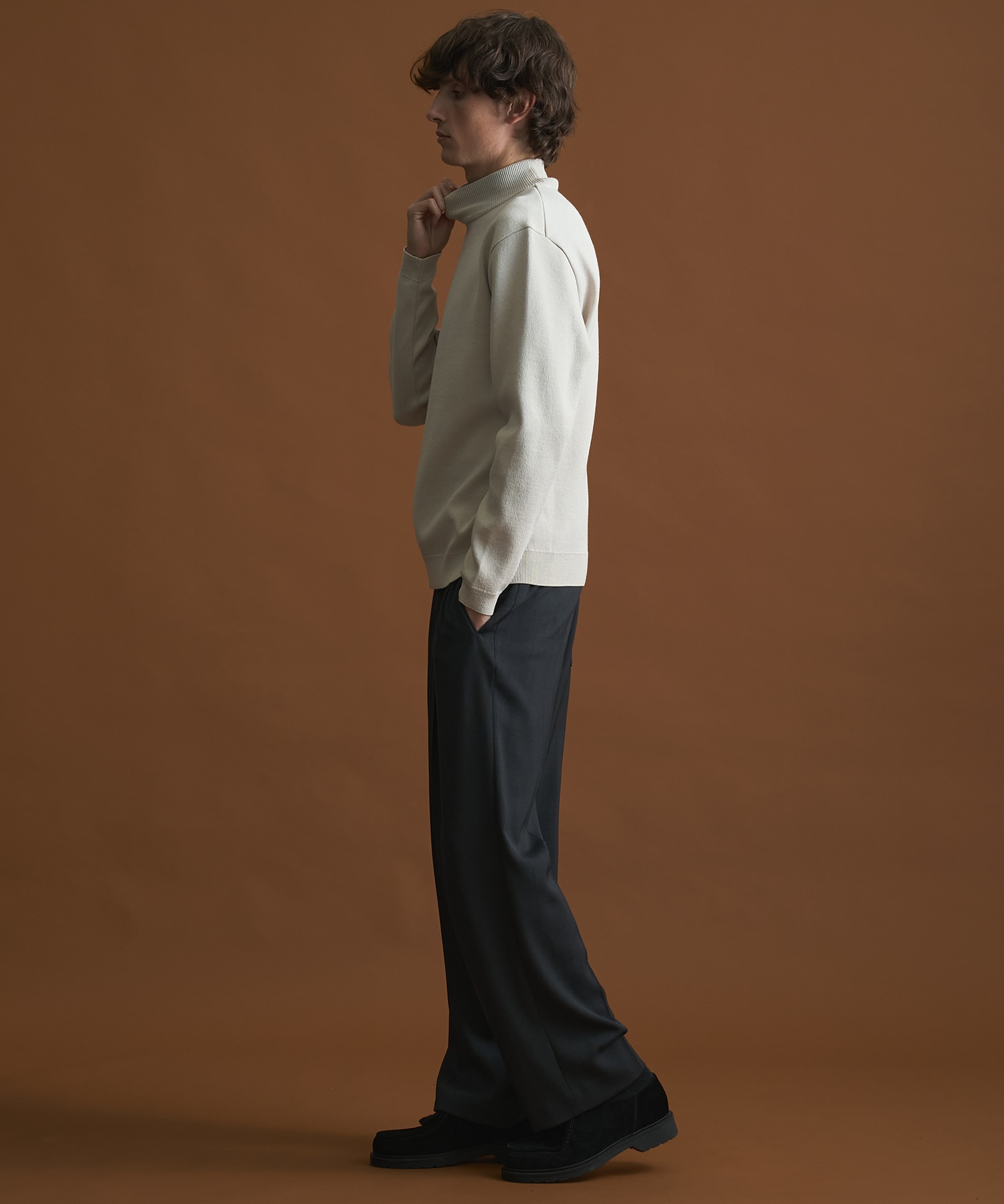 一部店舗限定〕バウンドウールライトハイネックニット(1 WHITE