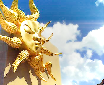 太陽の塔！ Tower of the Sun 「太陽の顔は爆発だ！」岡本太郎 - 村内