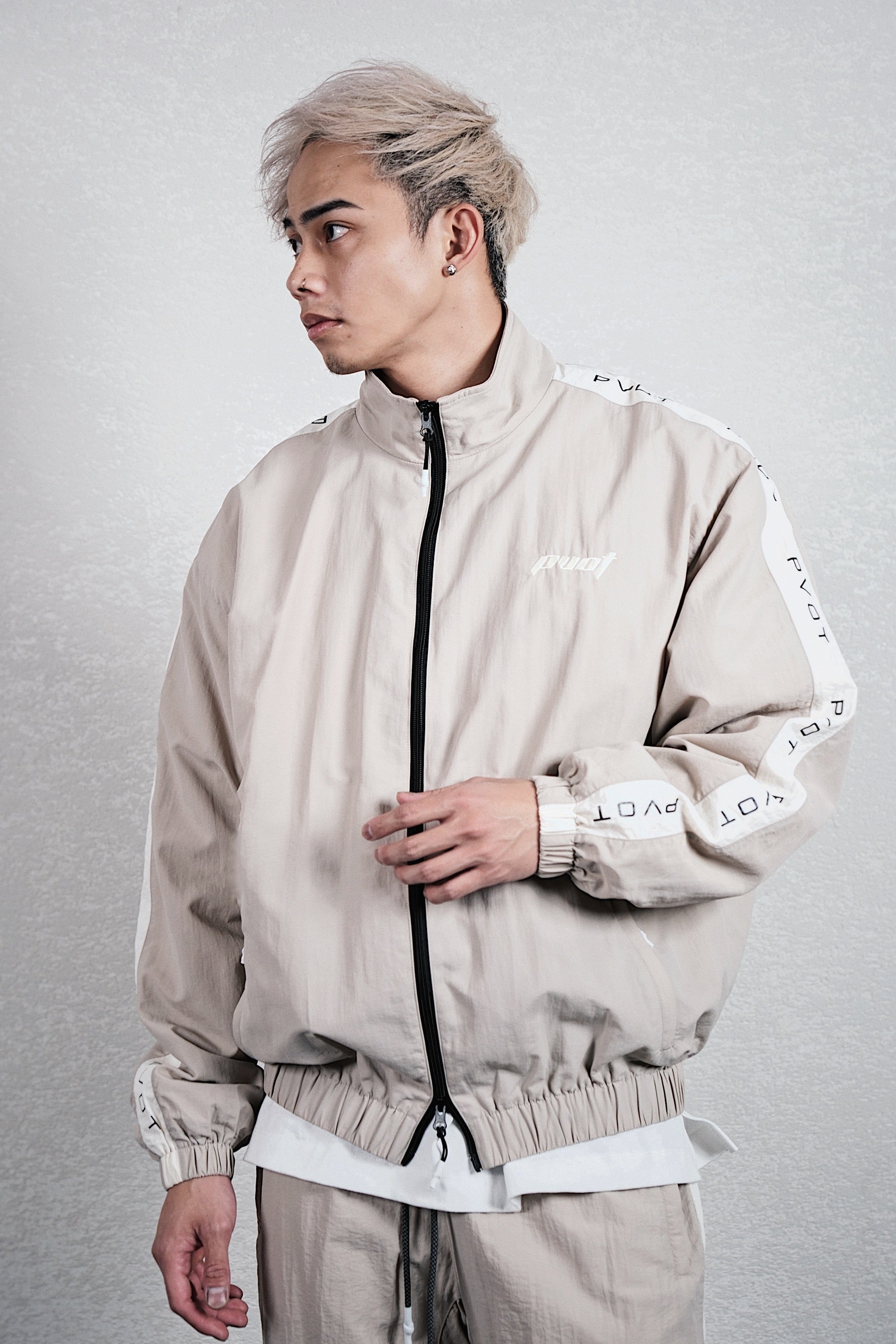 Pvot SL Nylon Jacket (Beige / White)