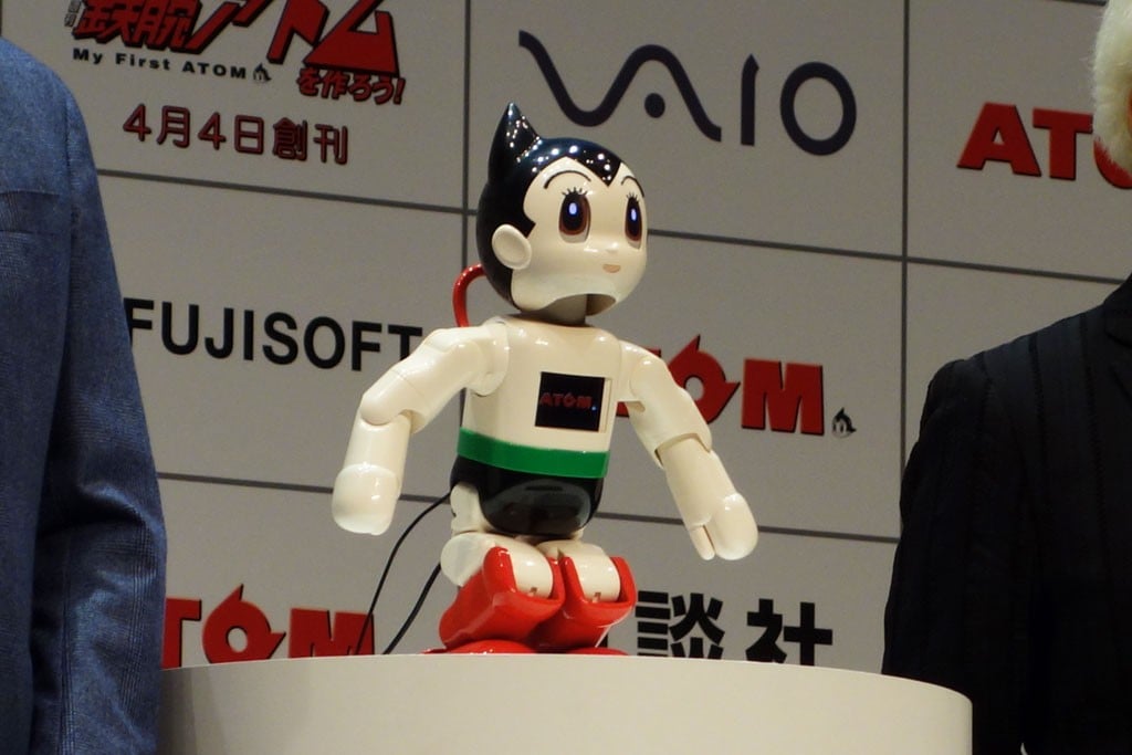 家庭用2足歩行ロボット『ATOM』が全70号で完成する『週刊 鉄腕アトムを