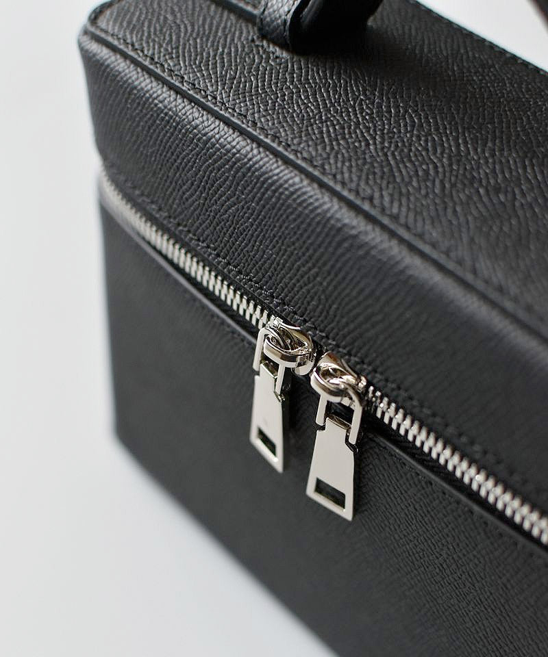 cléa(クレア) 本革バニティバッグ q bag paris 公式ショップ