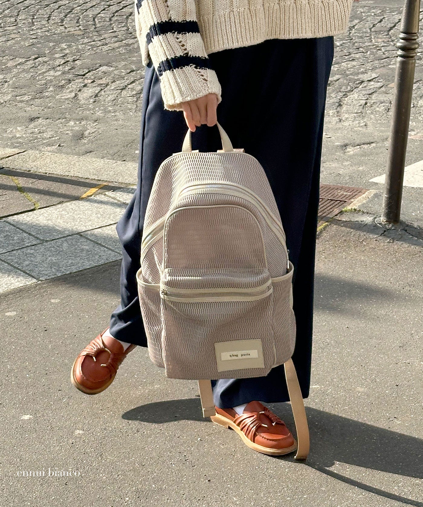 q bag paris nest louvre(ルーブル) リュック