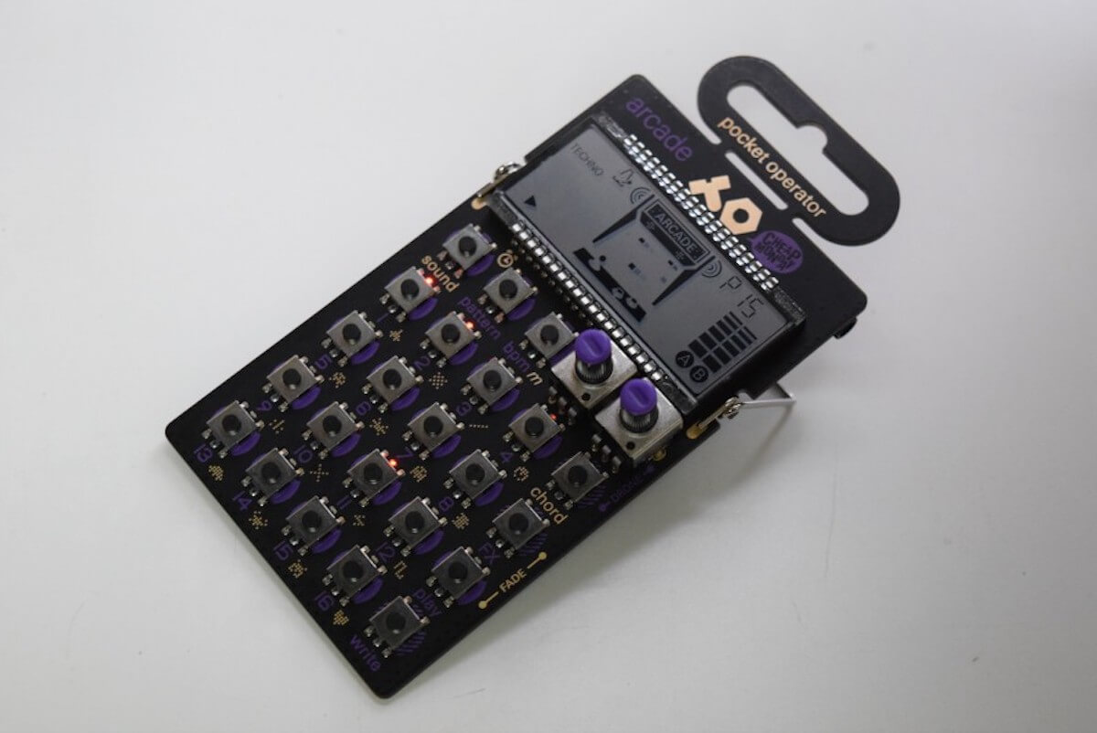 アーケード・ゲームみたいなサウンドとグラフィックスが楽しめる、小型