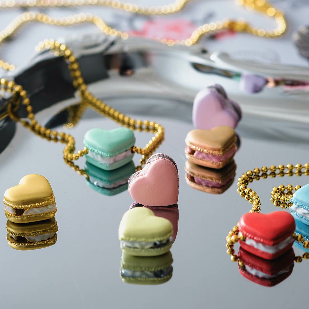 エラベルラブハートマカロン チャーム(ストロベリー) | Q-pot. ONLINE SHOP