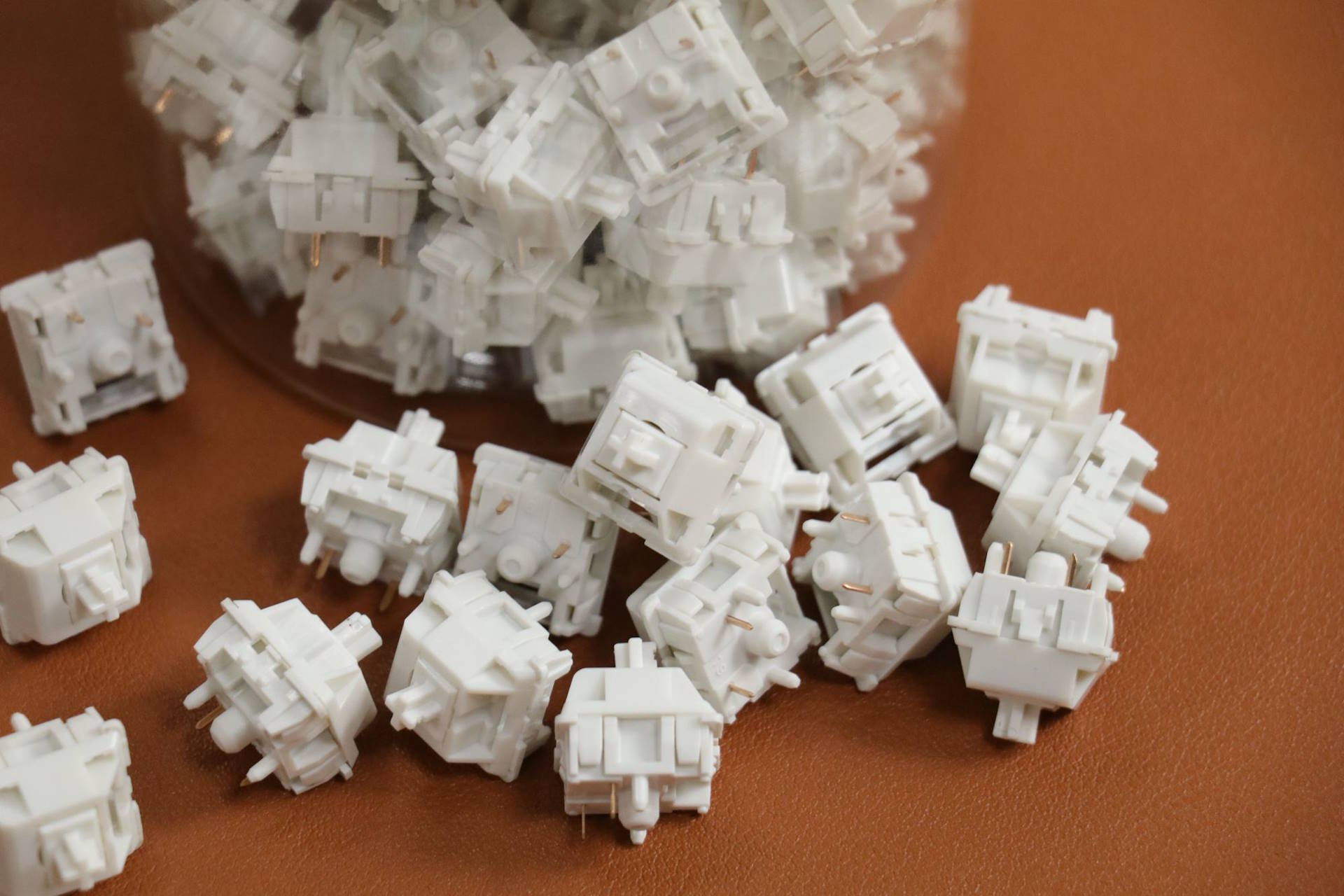 NEO White Switch – qwertyqop