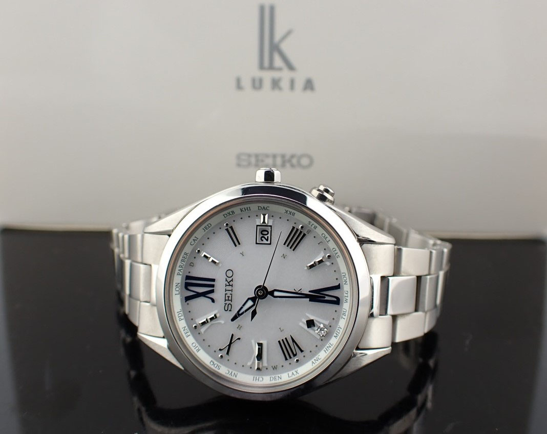 セイコー ルキア ソーラー電波 チタンモデル SSQV053(1B35-0AA0) を最