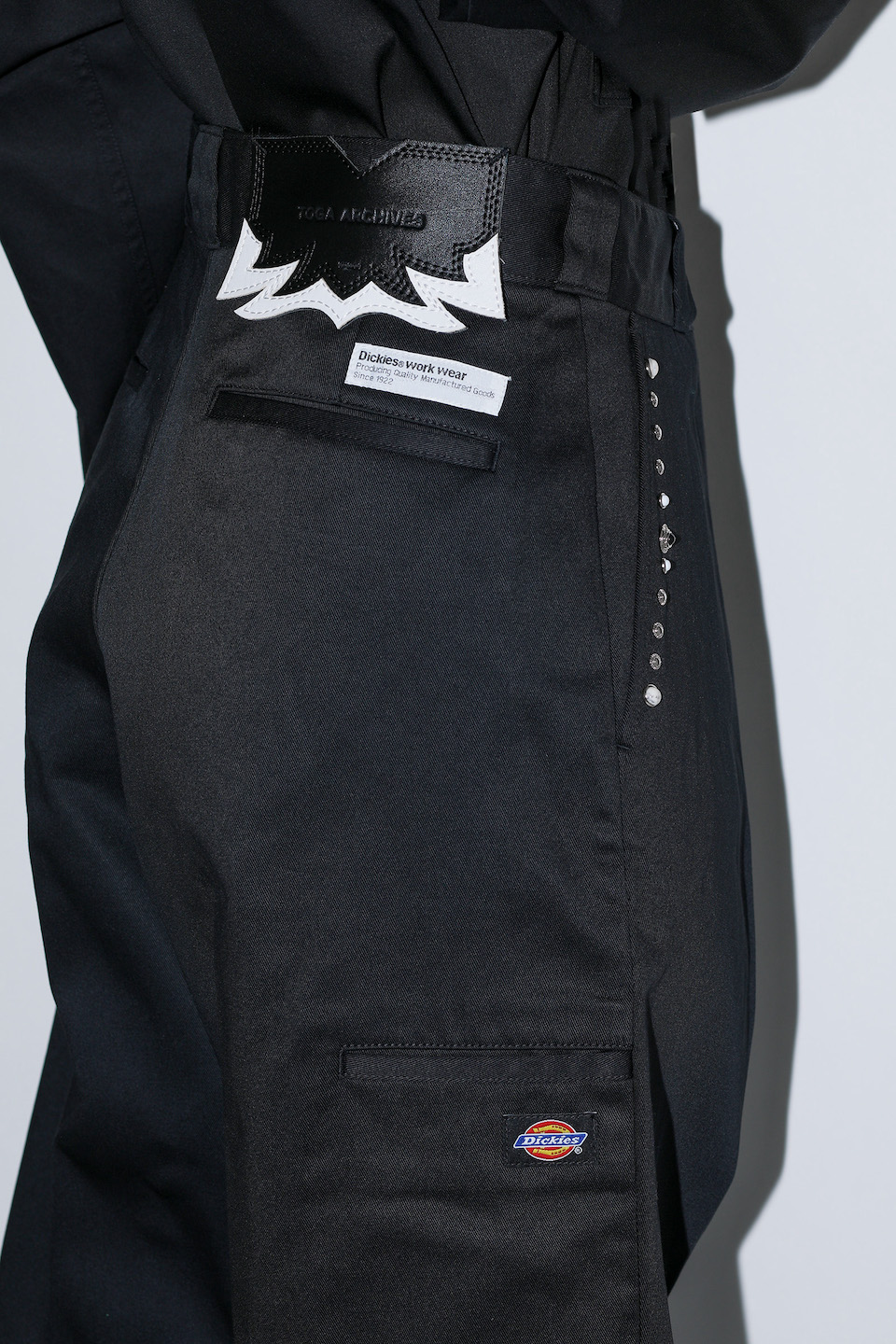 TOGA × Dickies コラボアイテムを発売。ワークパンツやスカートなど全4