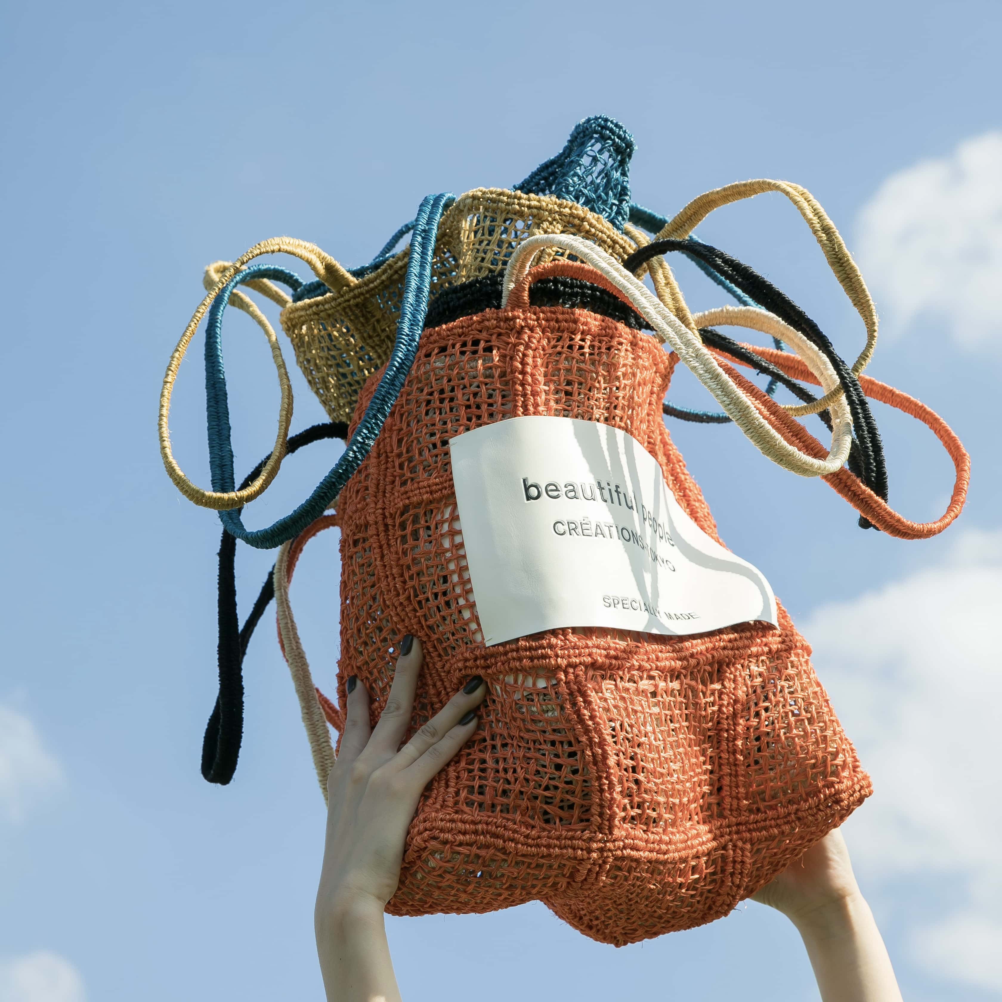 beautiful people、民族的なテイストに、鮮やかな色が映える夏小物
