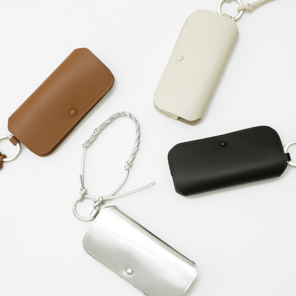 BLANCよりアイウェアアクセサリーが登場。アイウェアホルダーがついた