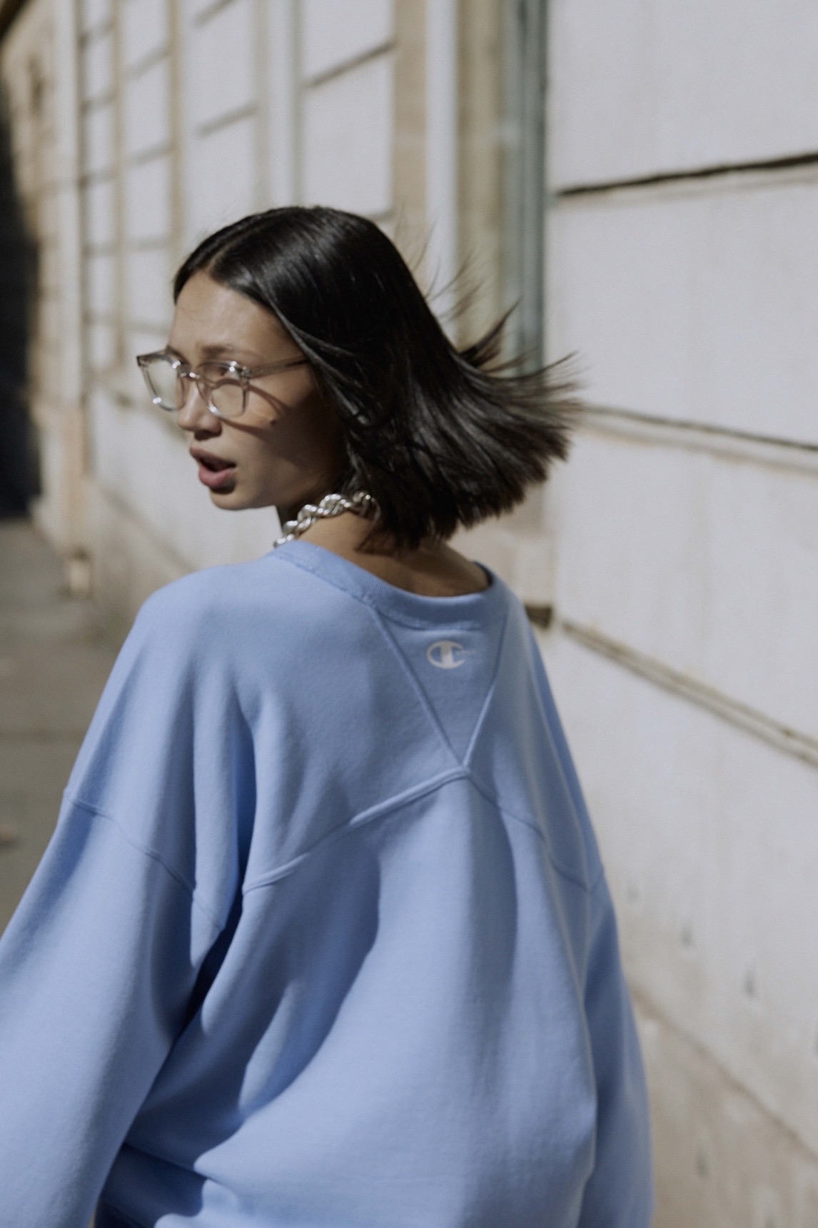 AMERI × Champion 初のコラボアイテムが9月29日(木)に発売。 │ QUI