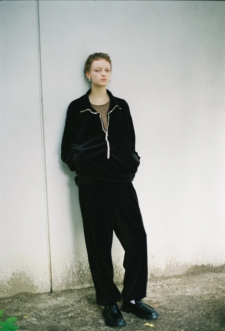 ANCELLM × barbell objectの別注ベロアジャージのセットアップが発売