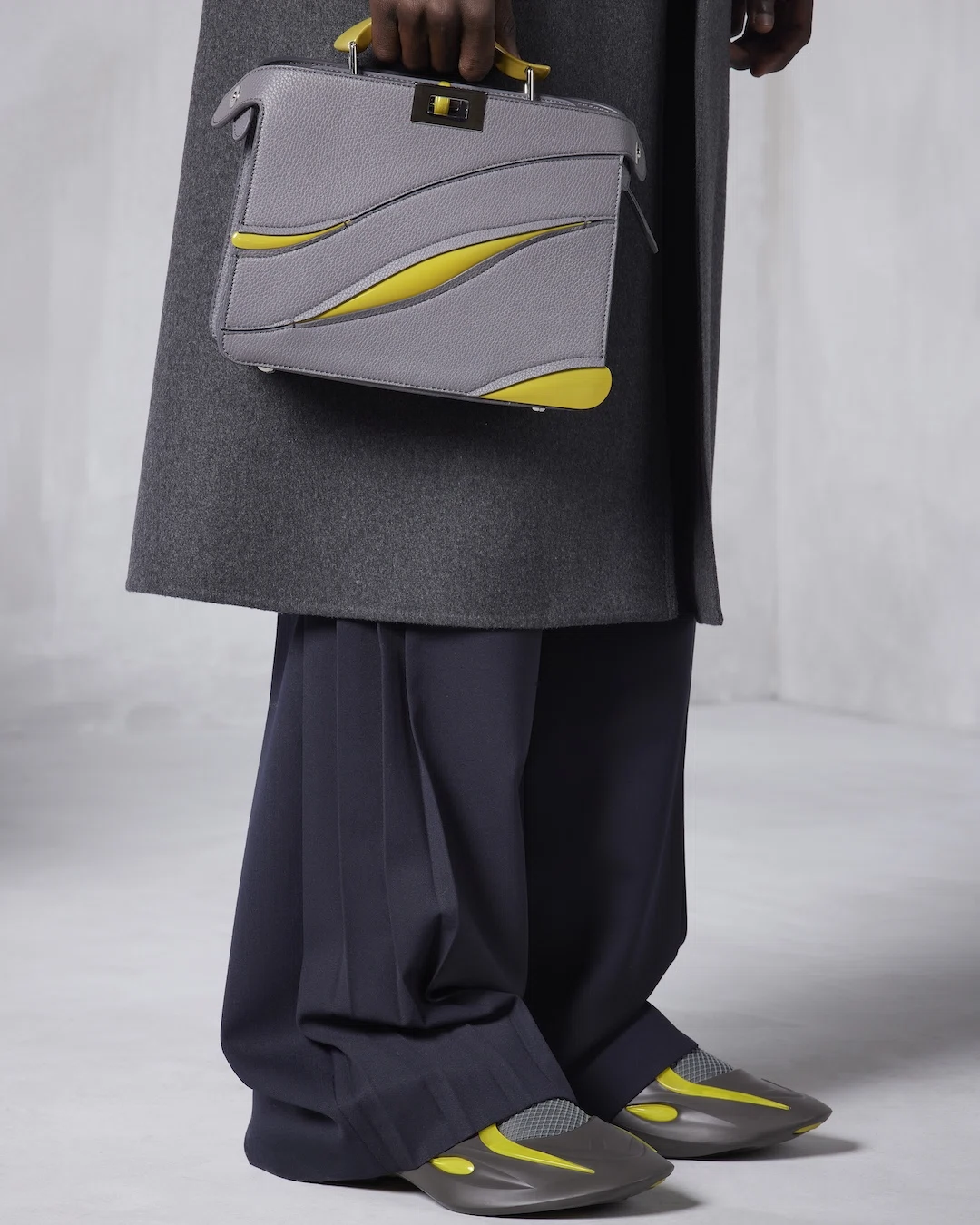 FENDIがMADアーキテクツとのコラボレーションによる「ピーカブー