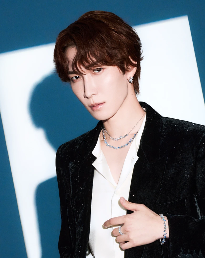 渡辺翔太がSwarovskiのホリデーキャンペーンに登場、「贅沢な喜び」を