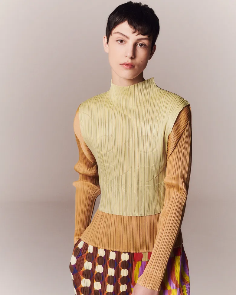 PLEATS PLEASE ISSEY MIYAKE、12月の新作は“DANCE”がテーマ、幾何学