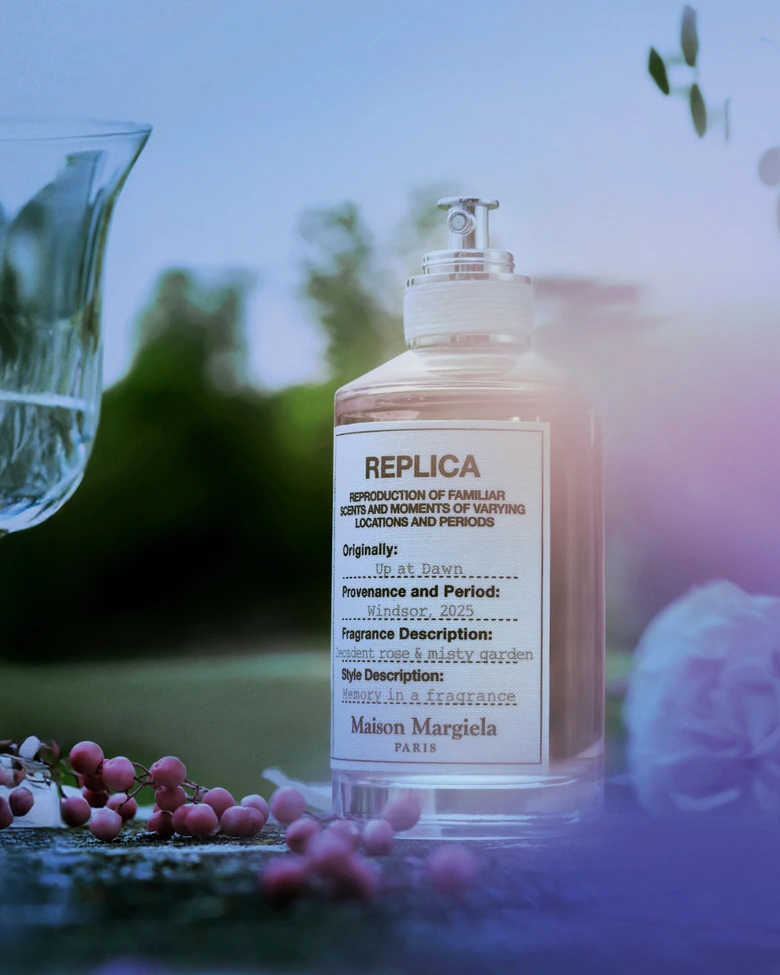 Maison Margiela Fragrances、新作「アップ アット ドーン」2/5（木