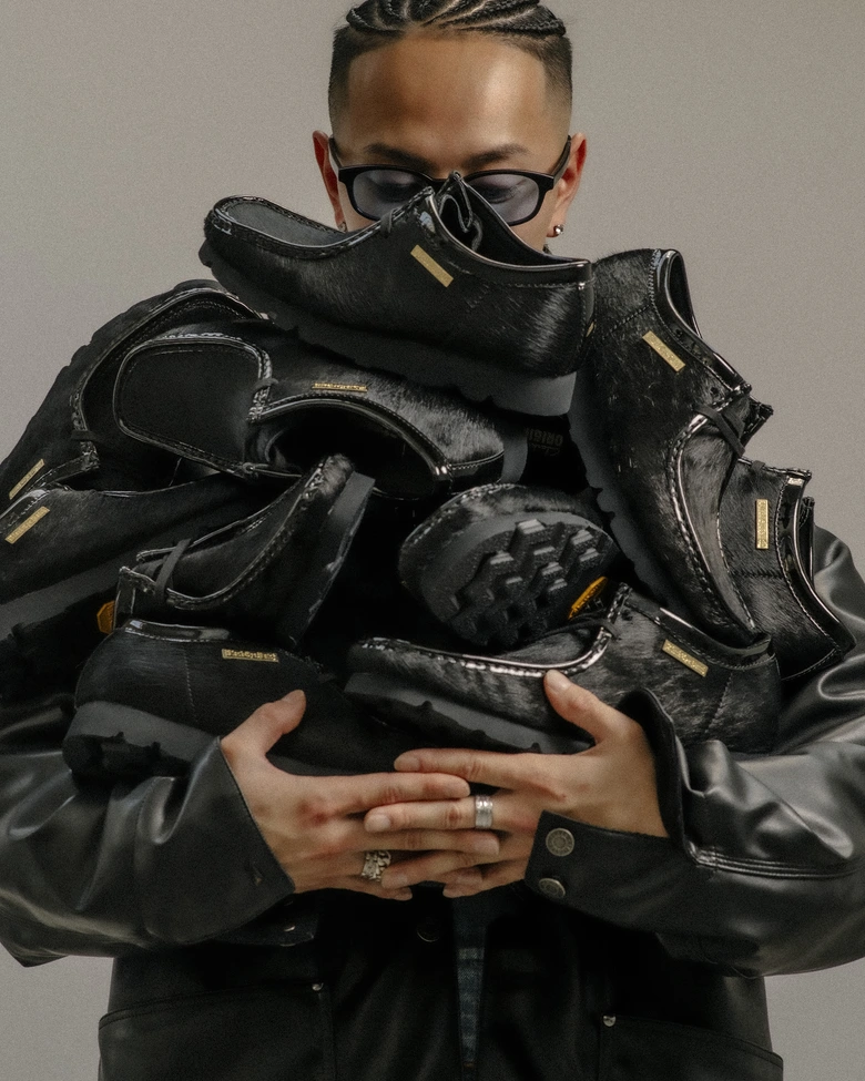 Clarks Originals × atmos × BlackEyePatch、トリプルコラボのWallabee