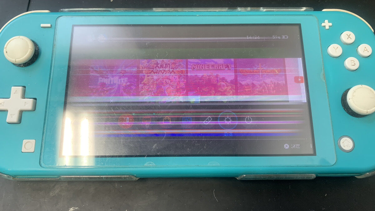 突然液晶がピンク色になったNintendo Switch Liteの修理依頼 | 【最