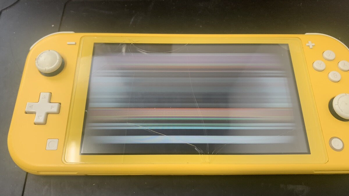 液晶に横線が入るようになったNintendo Switch Liteの修理依頼 | 【最