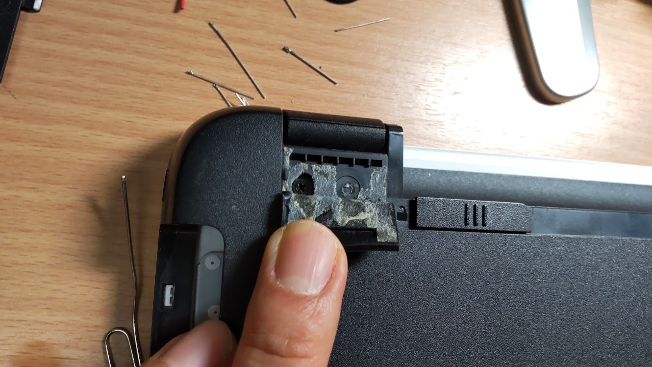 ノートPC HP TPN-C126(15-af148AU) SSD換装とメモリ追加: 10輪日記