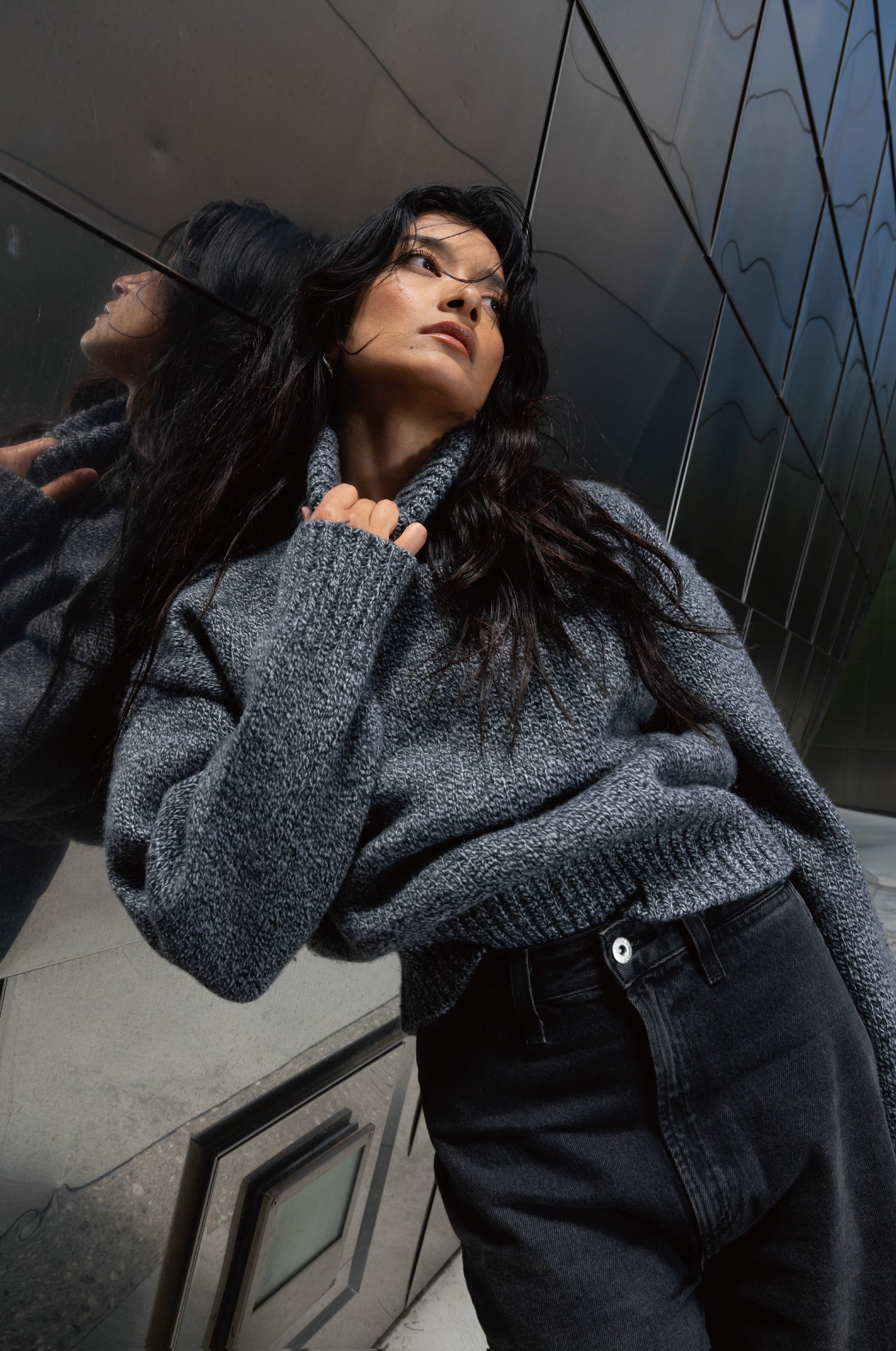 Turtle Neck Knit Sweater Black Pine