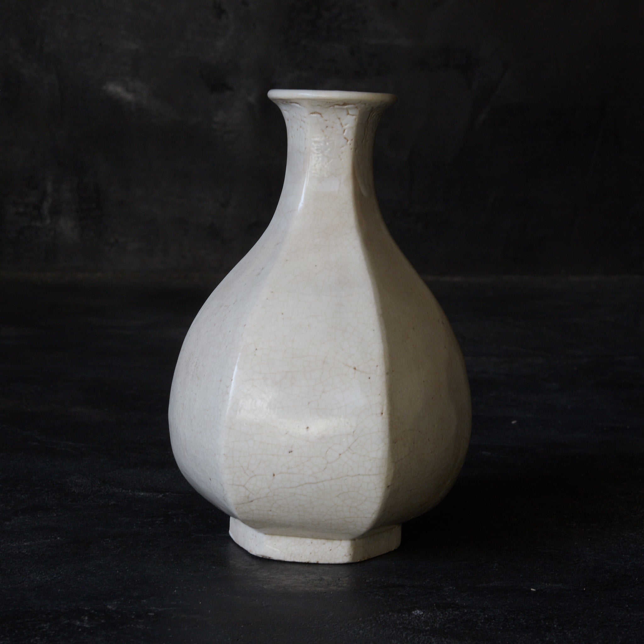 李朝 白磁面取瓶 徳利 木箱付（1392–1897 CE） | 入蘆花（ロカニイル）