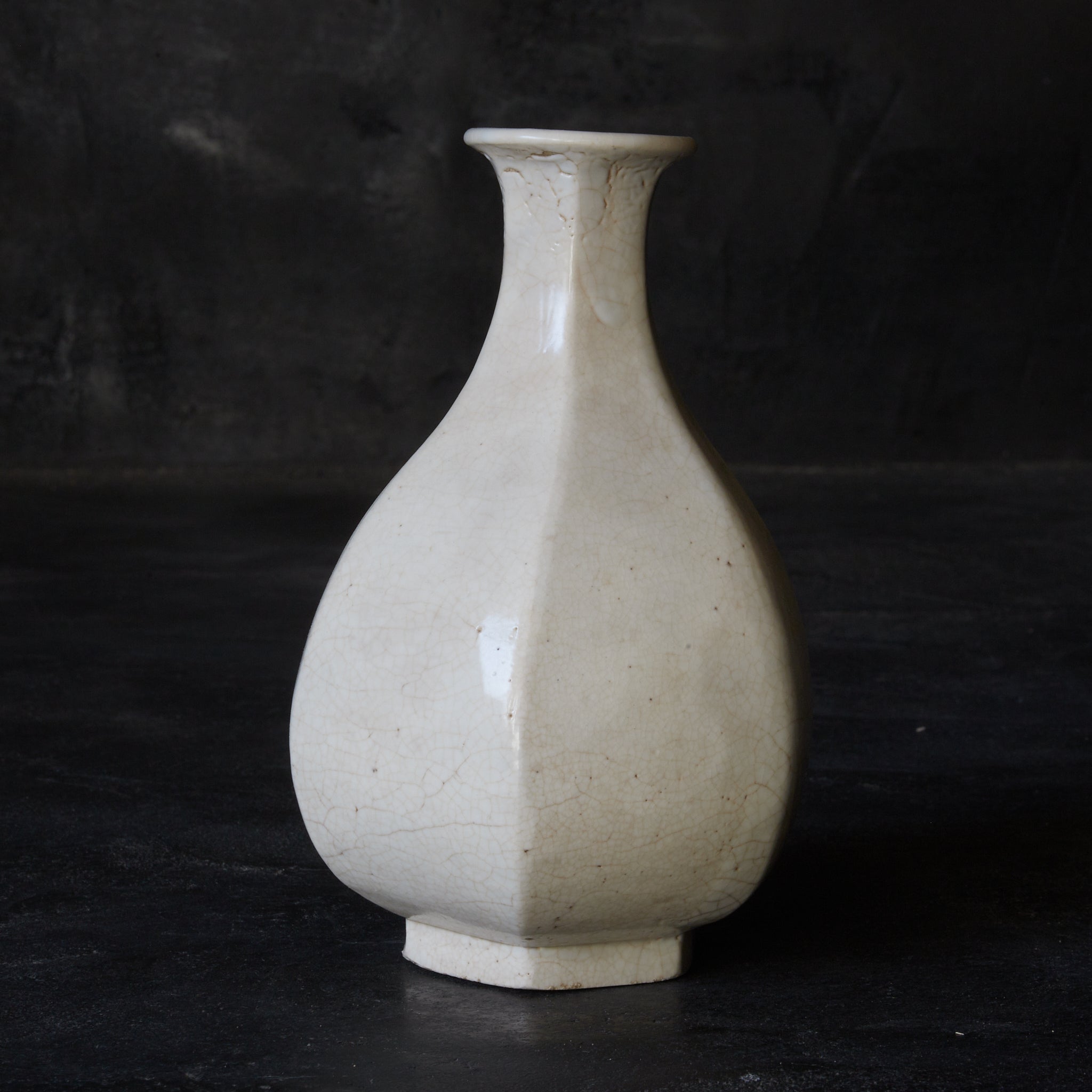 李朝 白磁小壺 丸壺 (塩笥盃) 李朝 白磁小壺 丸壺 塩笥盃 A-00160