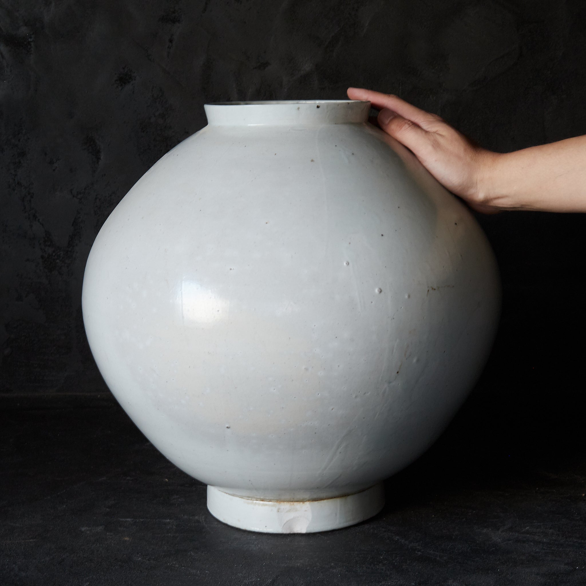 李朝 白磁 満月壷（タルハンアリ）（1392–1897 CE） | 入蘆花