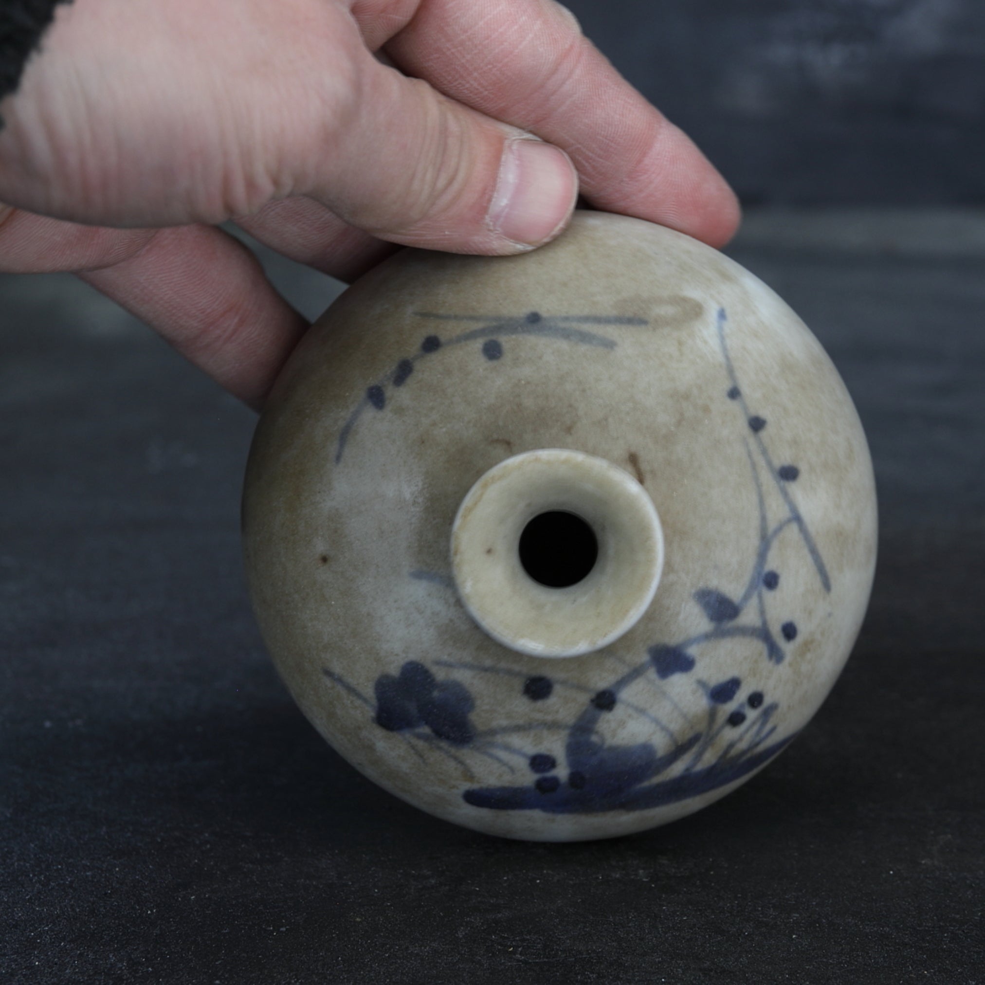 江戸時代 古伊万里 白磁染付草文油壺（1603–1867 CE） | 入蘆花