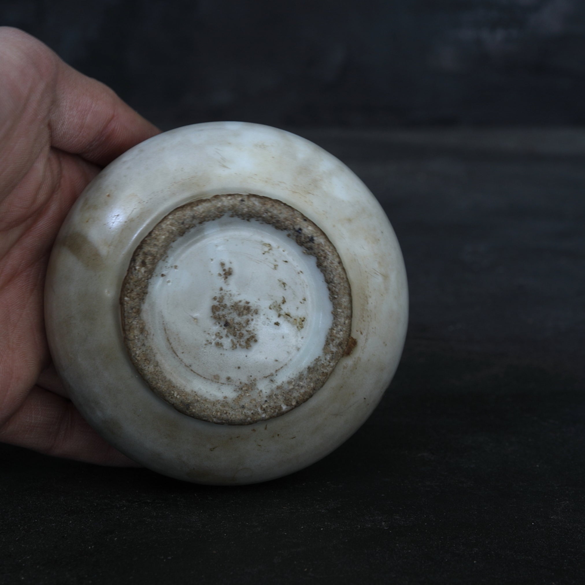 江戸時代 古伊万里 白磁染付草文油壺（1603–1867 CE） | 入蘆花