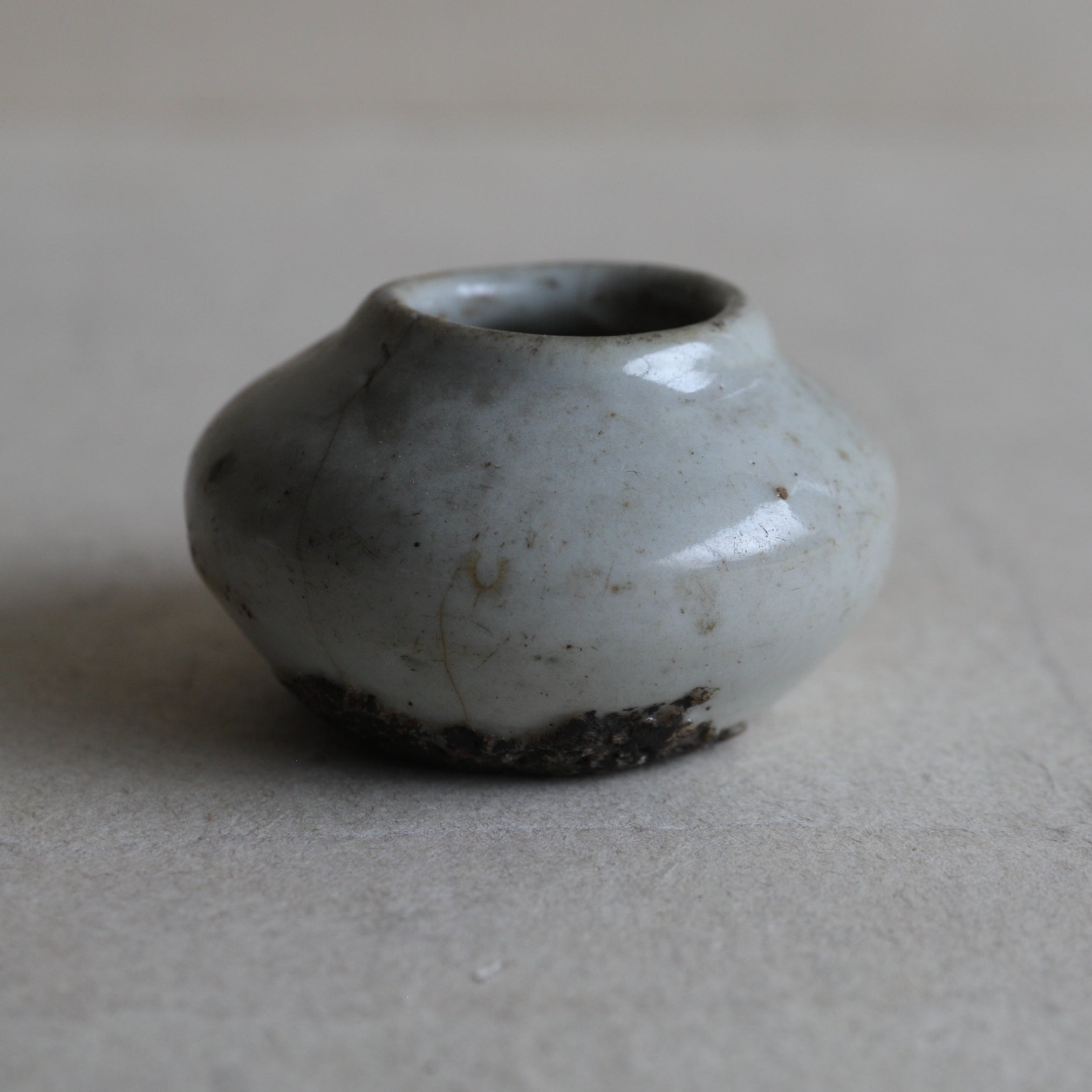 李朝 白磁水盂（1392–1897 CE） | 入蘆花（ロカニイル）