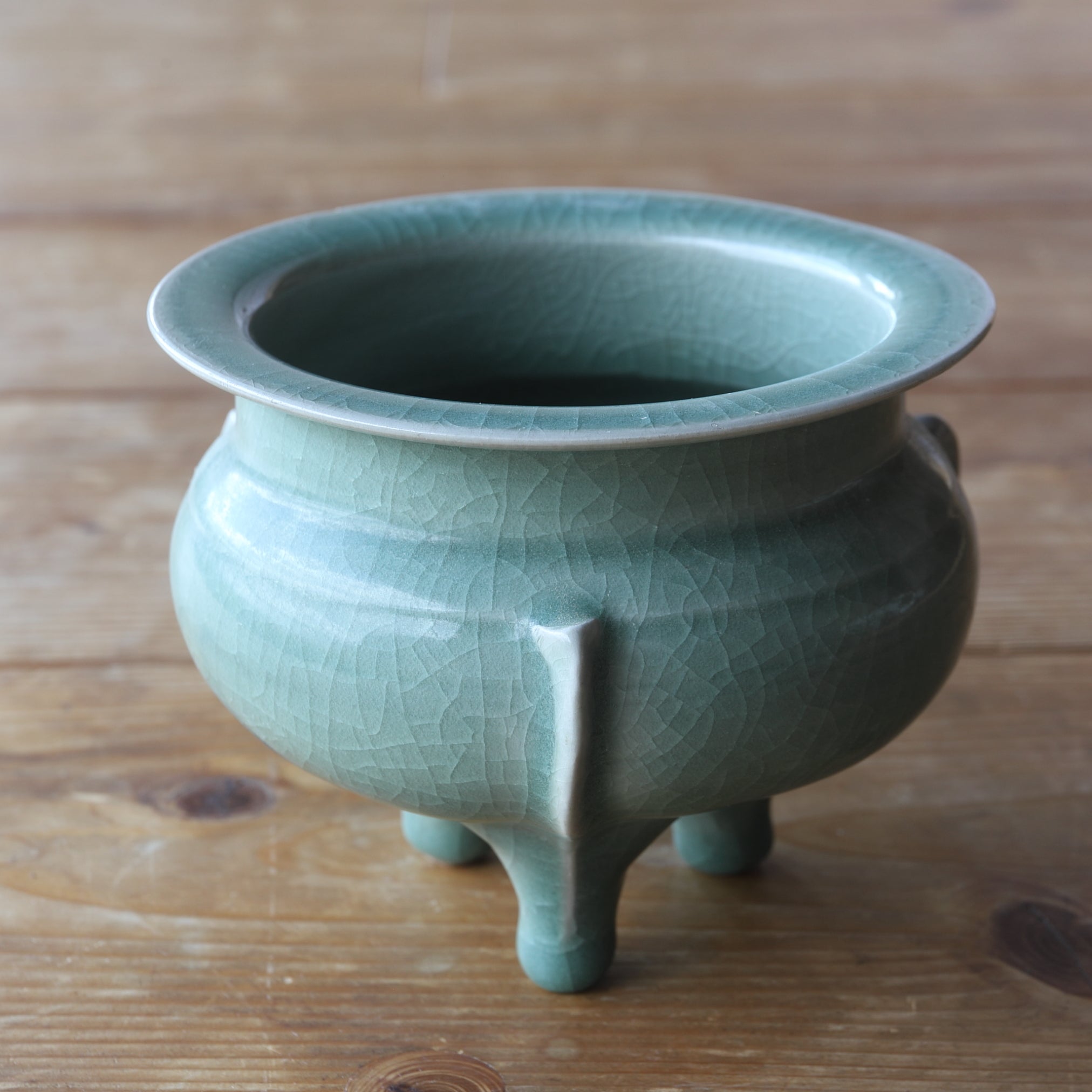 元代 龍泉窯 青磁袴腰香炉（1206–1368 CE） | 入蘆花（ロカニイル）