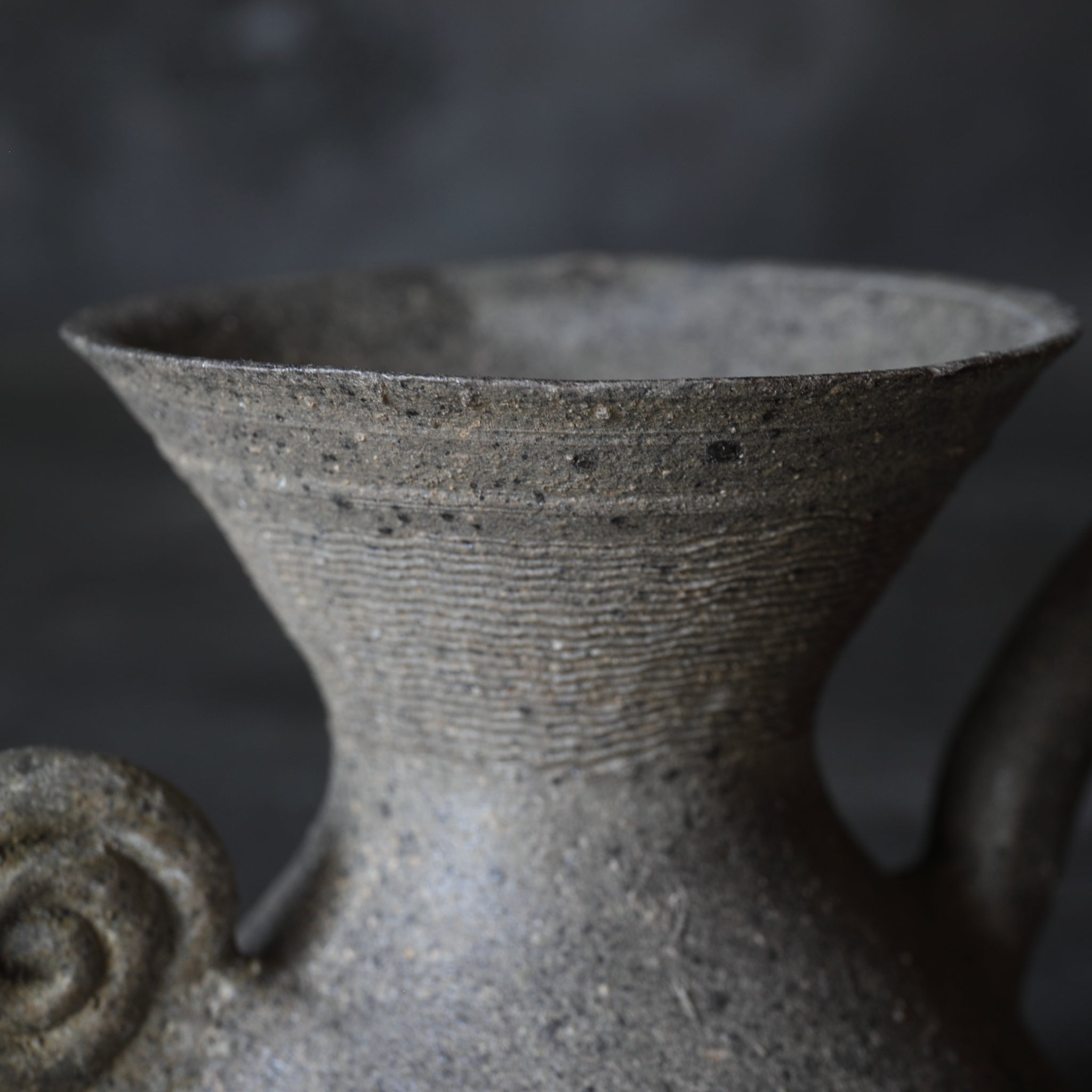 新羅土器 手付水注型土器（668–900 CE） | 入蘆花（ロカニイル）