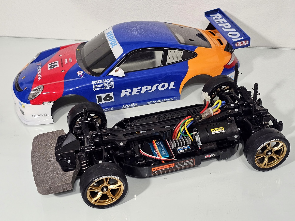 Tamiya Porsche 911 GT3 REPSOL Edition (TT-01E) 4WD Touring RC Car