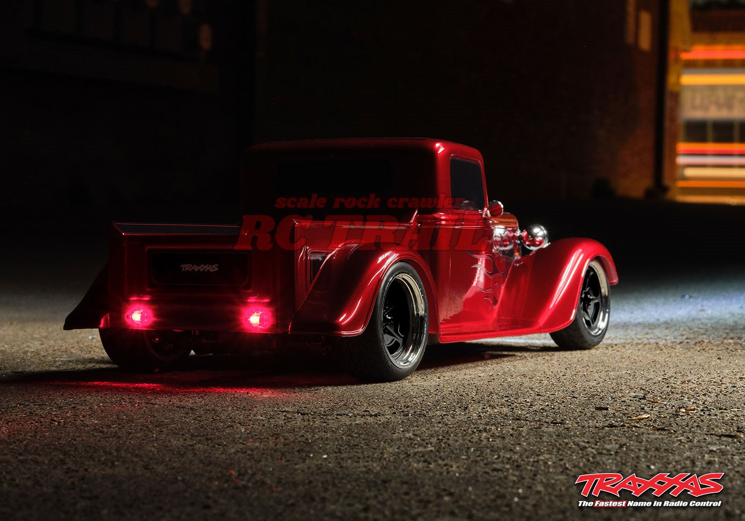 トラクサス 4-Tec 3.0 1/10 RTRツーリングカー（ファクトリーファイブ