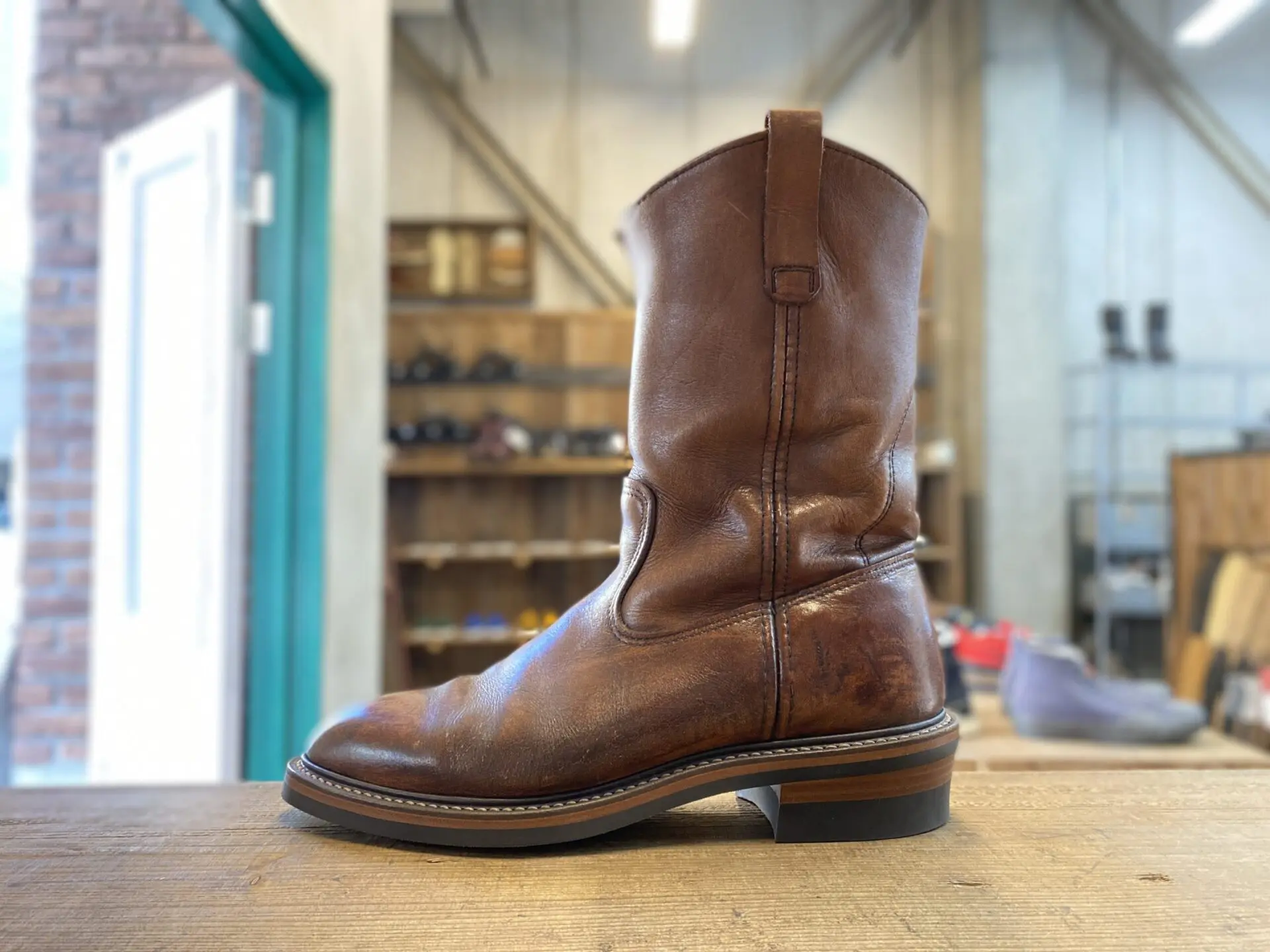 スーパーソールのレッドウイング・ペコスブーツをソール交換 - 靴修理