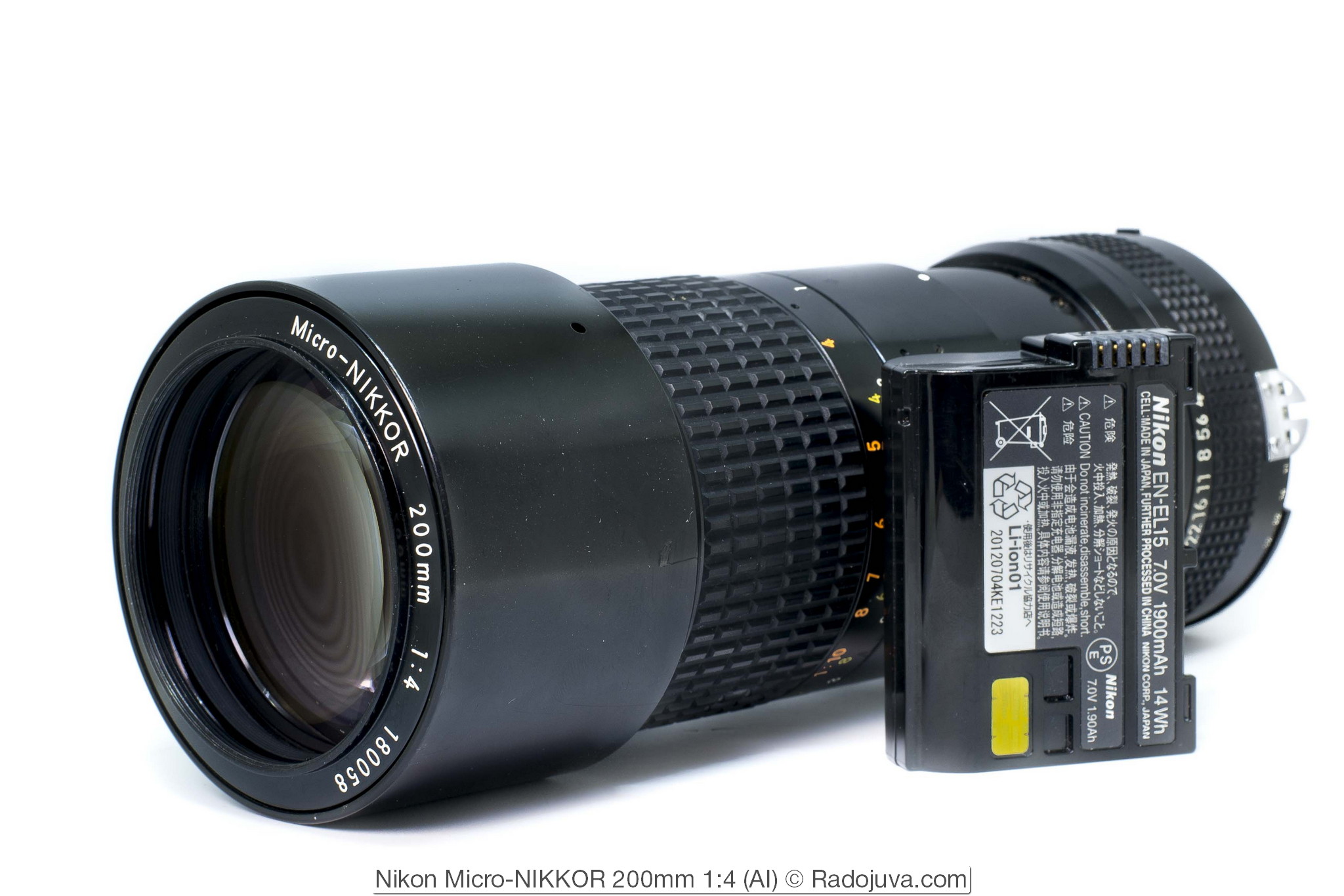 Nikon Micro-NIKKOR 200mm 1: 4 (AI). Review from the reader