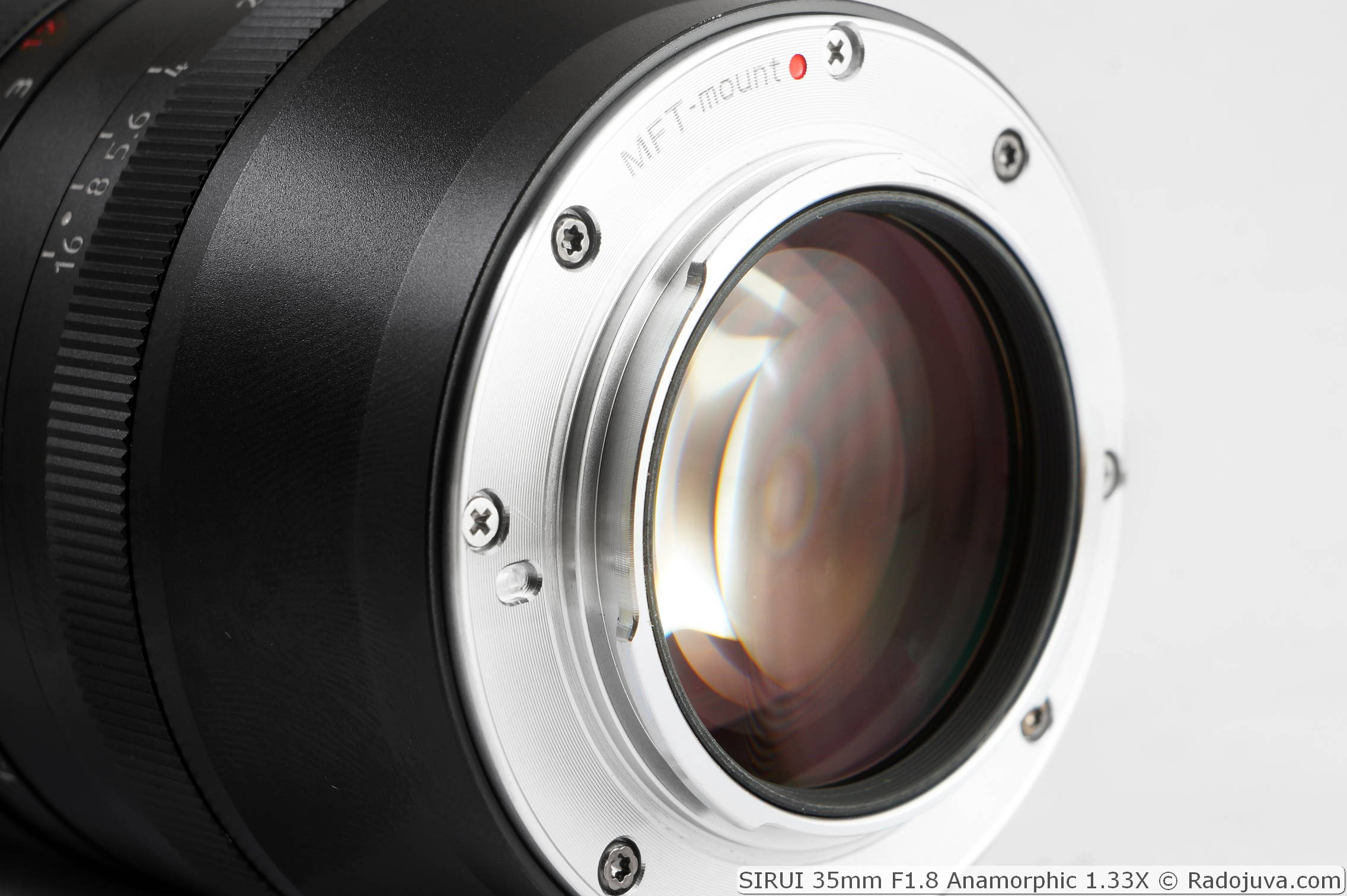 SIRUI 35mm F1.8 Anamorphic 1.33X (APS-C: E, Z, EF-M, X, L, RF +